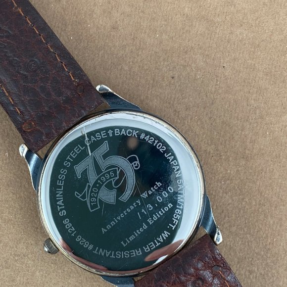 Eddie Bauer Limited Edition 75Th Anniversary Silver 3D Duck Watch - Picture 6 of 9